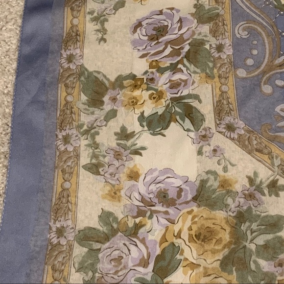 Vintage Berkshire Pale Blue‎ Floral Polyester Scarf - Picture 6 of 8